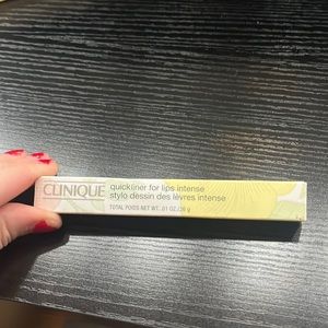 Clinique quick liner for lips intense- shade 08 intense cosmo